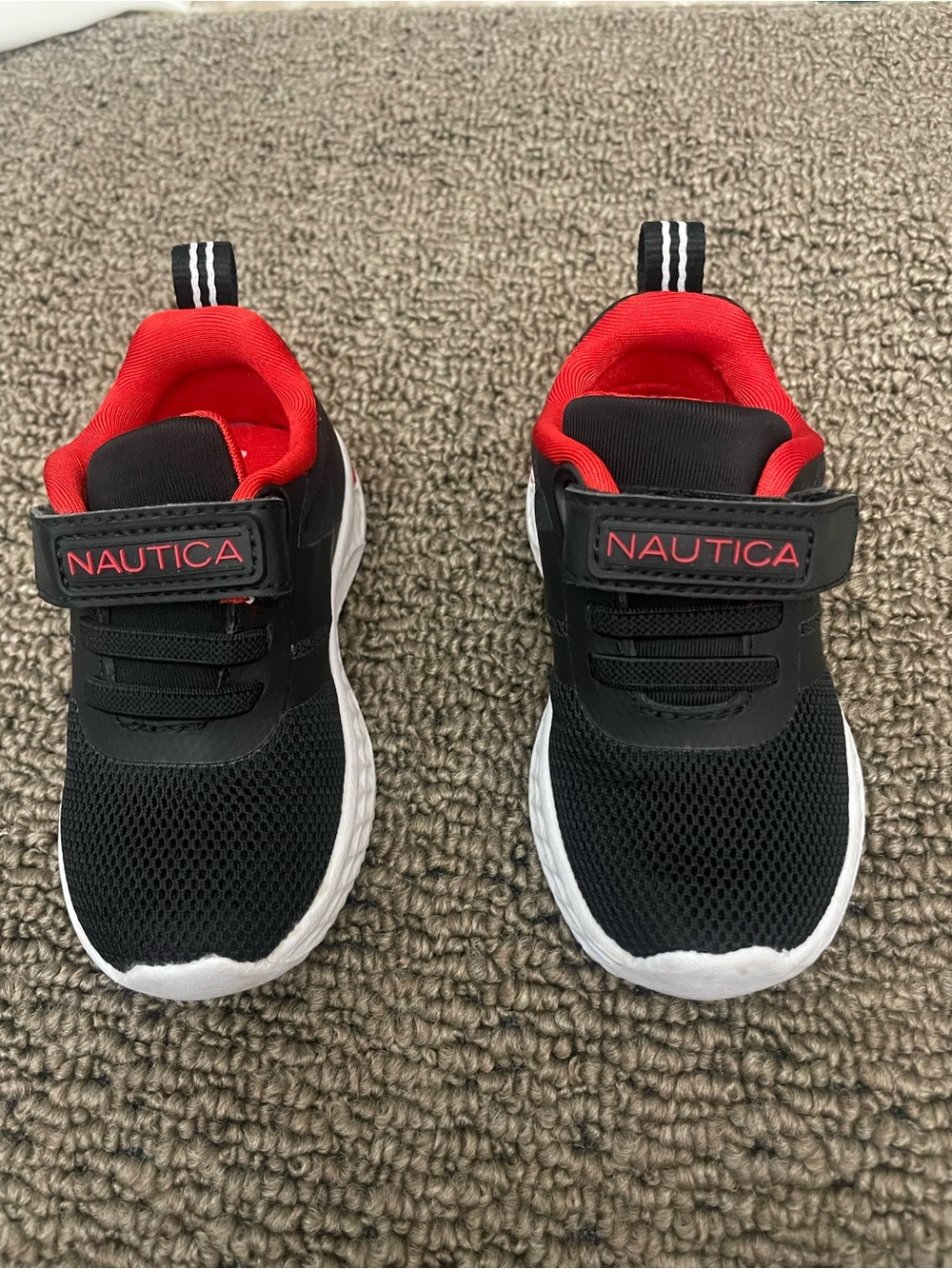 Nautica Kids Black & Red Athletic Sneakers 5M 🥰